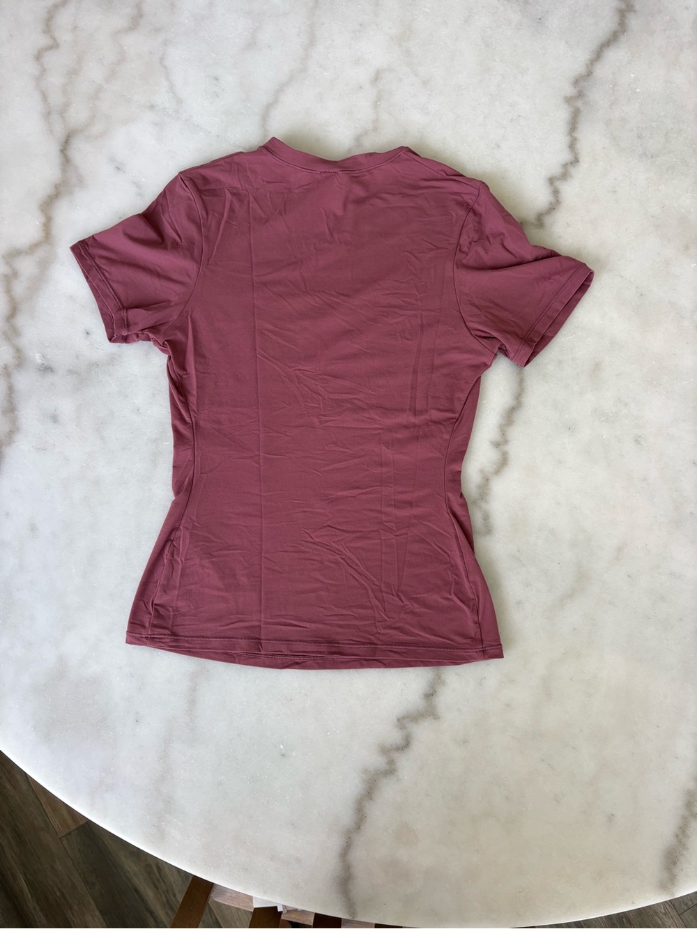 SKIMS Fits Everybody Short Sleeve T-Shirt Tee Top Small Beet Color Worn Once - Picture 4 of 10